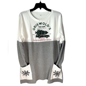 Gray and White Griswold's Tree Farm Long Sleeve Medium Lounger Top Brand New